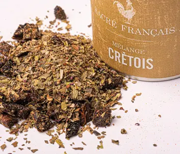 Crétois - Une création Sacré Français. Ce mélange d'épices s'accorde parfaitement à l’huile d'olive pour parfumer vos plats méditerranéens froids et chauds ainsi que vos assaisonnements. 