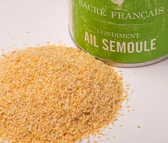 Épices Sacré français - Condiment - Poudre - Ail semoule - L'ail est un aromate puissant qui propose des saveurs et parfums piquants, soufrés et intenses.