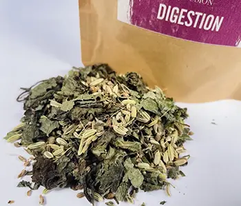 Tisanes Sacré français - Mélanges - Bien être - Digestion - Pour son utilisation, remplissez votre boule ou sachet à thé, laisser infuser entre 4 et 6 minutes dans de l'eau frémissante. À boire chaude après les repas pour une meilleure digestion.