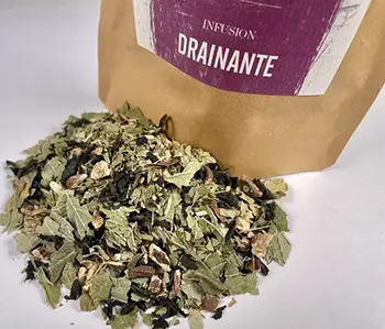 Tisanes Sacré français - Mélanges - Bien être - Drainante - En cure de 9 jours, cette tisane redonnera un coup de fouet à votre foie et à votre organisme. A infusez 4 à 6 minutes, 2 à 3 fois par jours. 