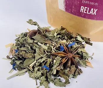 Tisanes Sacré français - Mélanges - Bien être - Relax - Pour une à deux tasses, remplissez votre boule ou sachet papier (nommé chaussette) à thé puis laisser infuser entre 4 et 6 minutes dans de l'eau frémissante.