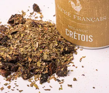 Épices Sacré français - Mélange d’épices - Crétois - Une création Sacré Français. Ce mélange d'épices s'accorde parfaitement à l’huile d'olive pour parfumer vos plats méditerranéens froids et chauds ainsi que vos assaisonnements.