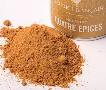 Épices Sacré français - Mélange d’épices - Quatre épices - A saupoudré sur la viande avant la cuisson ou ajouté aux sauces et aux marinades pour donner une saveur caractéristique. Également être utilisé dans les plats mijotés, les soupes et les ragoûts pour ajouter de la profondeur de saveur.
