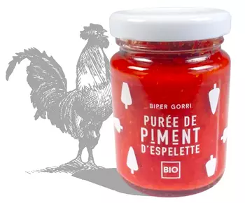 Piments Sacré français - Purée - Purée de piment d'Espelette - La purée de piment d'Espelette révèle des saveurs délicates et authentiques. Cette préparation onctueuse apporte une touche subtile de chaleur à vos plats, sans être trop agressive. Elle se marie parfaitement avec les viandes, les légumes rôtis et les sauces. Idéale pour relever vos recettes, elle peut également être utilisée en condiment pour accompagner vos plats préférés.