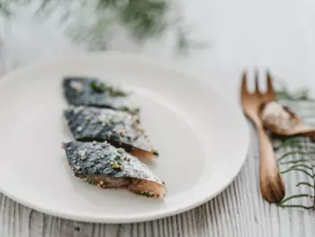 Gravlax de maquereau, orange et café.