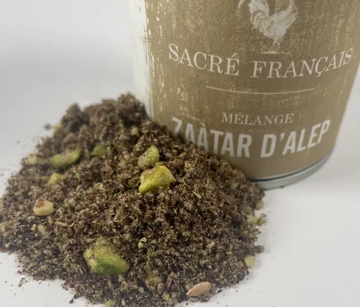 Épices Sacré français - Mélange d’épices - Liban - Zaátar du Bédouin - Le zaátar du Bédouin, délicat et gourmand, est idéal pour parfumer votre cuisine méditerranéenne. Ce mélange aux ingrédients typiques du proche Orient s'associe à de l'huile d'olive et magnifie mezzés, labnehs et autres délices libanais. 