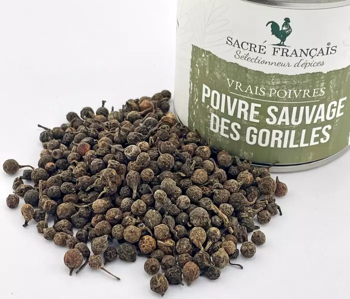 Poivres Sacré français - Vrais Poivres - Poivre sauvage des Gorilles - Originaire du Kivu, le poivre des Pygmées est extrèmement rare. Peu piquant avec des saveurs délicates légèrement boisées et fumées. 